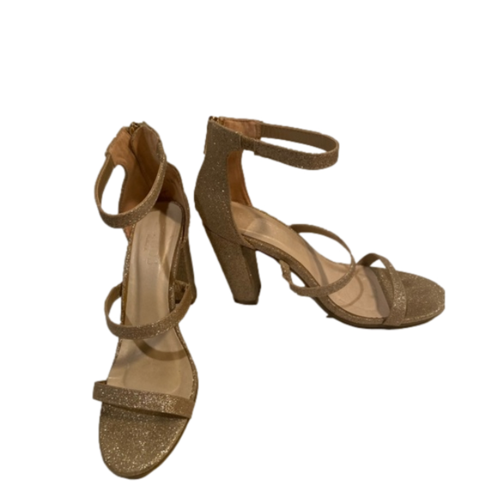 David’s Bridal~Glittery Triple Strap~Block Heel Sandal~Back Zip Closure~Size 7